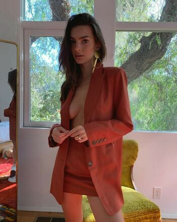 Emily Ratajkowski