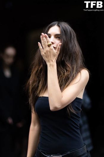 Emily Ratajkowski