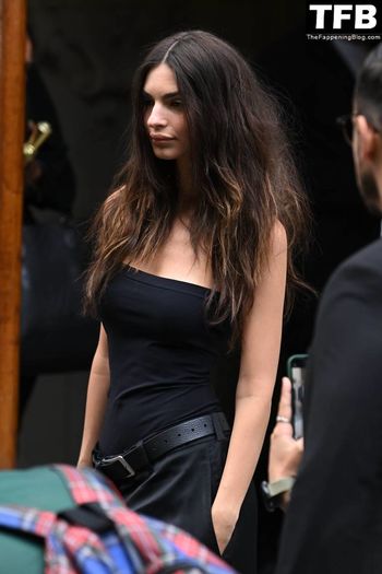 Emily Ratajkowski