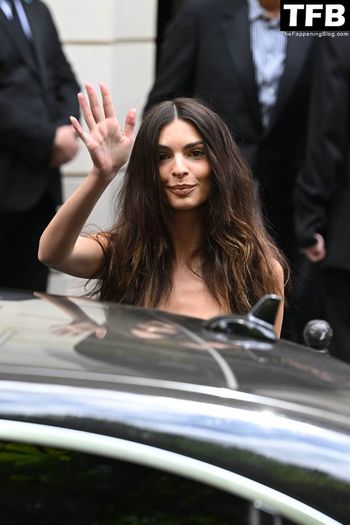 Emily Ratajkowski