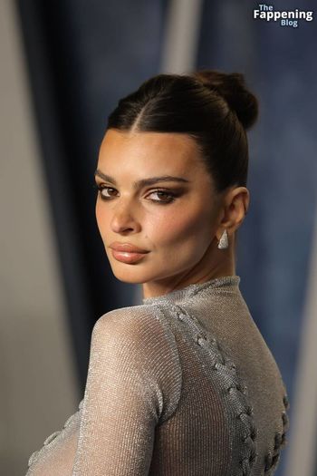 Emily Ratajkowski