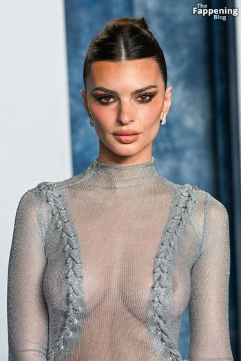 Emily Ratajkowski