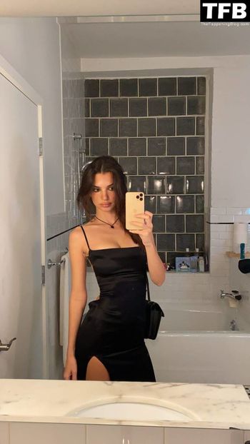 Emily Ratajkowski
