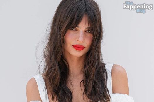 Emily Ratajkowski
