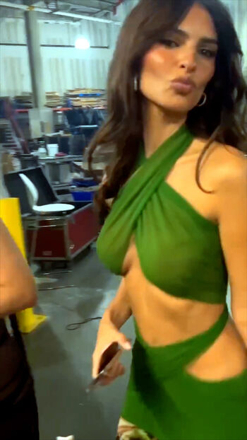 Emily Ratajkowski