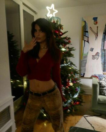 Emily Ratajkowski