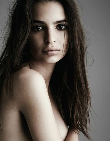 Emily Ratajkowski