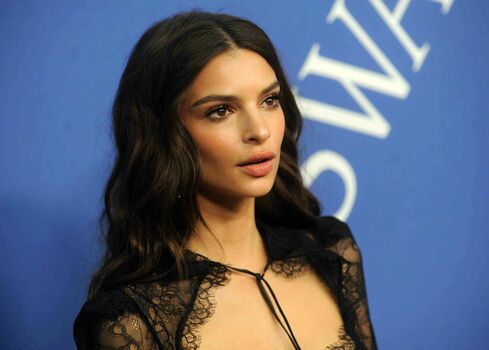 Emily Ratajkowski