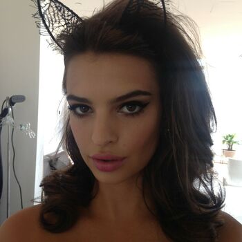 Emily Ratajkowski