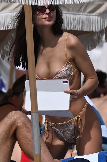 Emily Ratajkowski