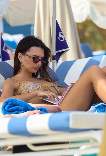 Emily Ratajkowski