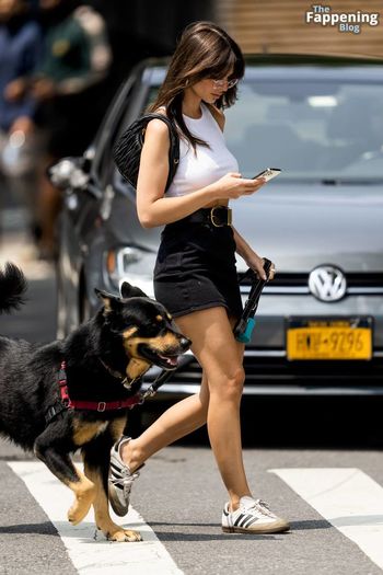 Emily Ratajkowski