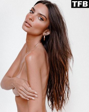 Emily Ratajkowski