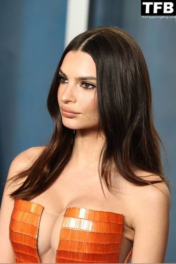 Emily Ratajkowski