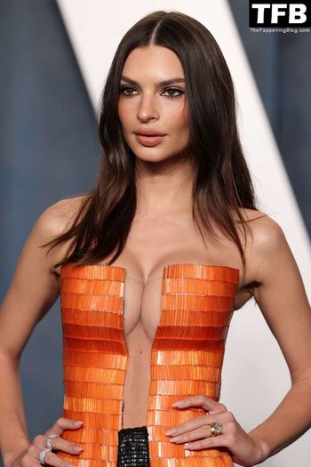 Emily Ratajkowski