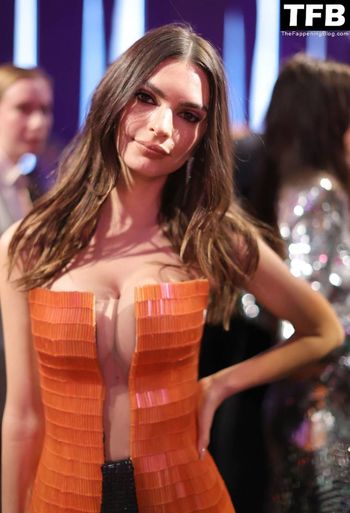 Emily Ratajkowski