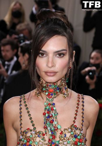 Emily Ratajkowski
