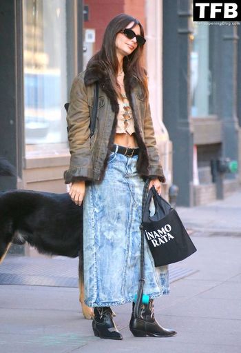 Emily Ratajkowski