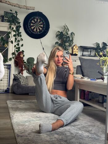 Emmysfeetandsocks