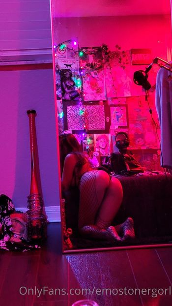 Emostonergorl