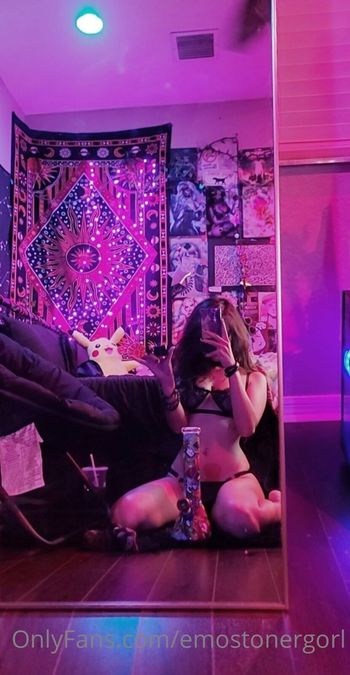 Emostonergorl