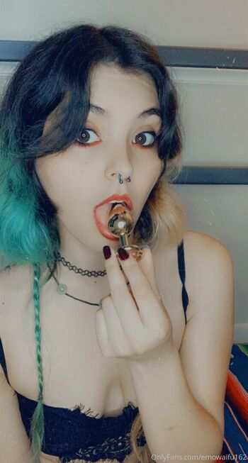 emowaifu162