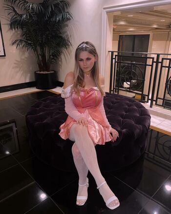 Emspensiveemily