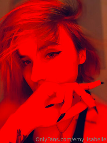 emy_isabelle