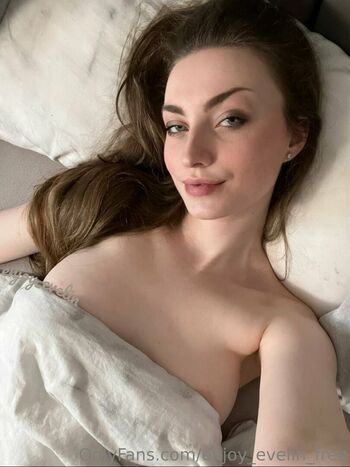 enjoy_evelin_free