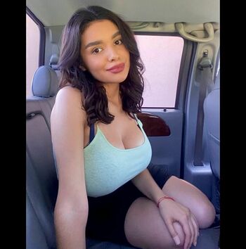 Erika M Diaz