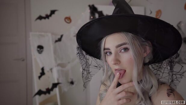 Eva Elfie