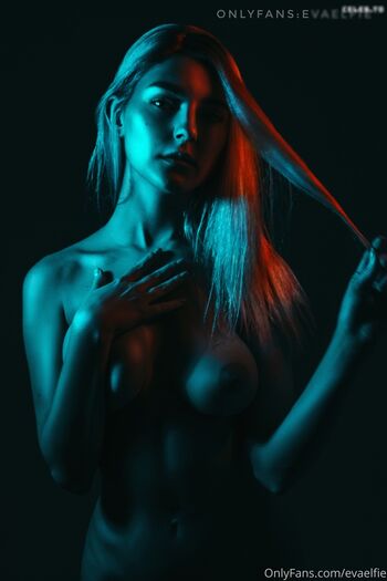 Eva Elfie