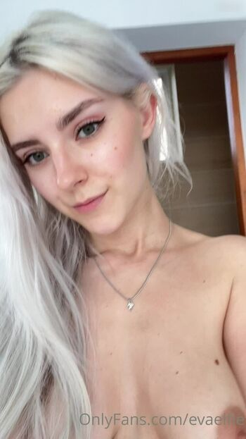 Eva Elfie