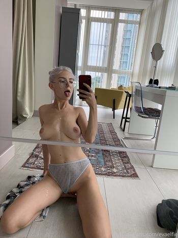 evaelfie