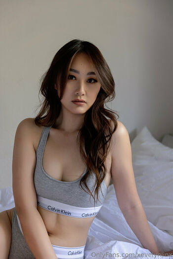 Evelyn Lin