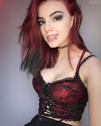 Evie Sunsett