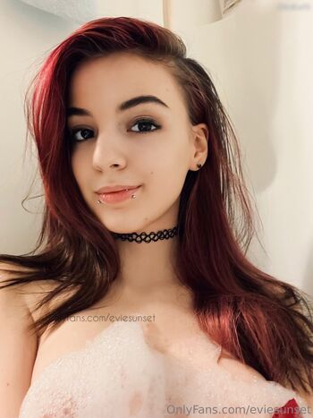 Evie Sunsett