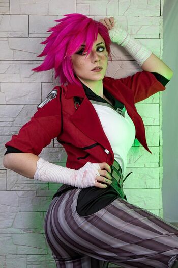 Ezy Summers Cosplay