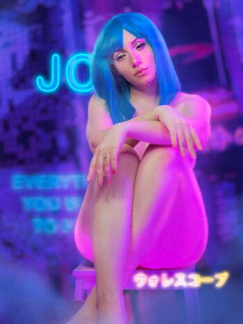 Ezy Summers Cosplay