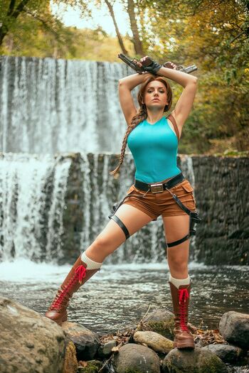 Ezy Summers Cosplay
