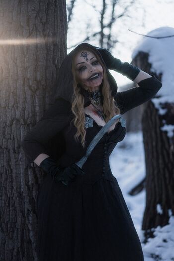 Ezy Summers Cosplay