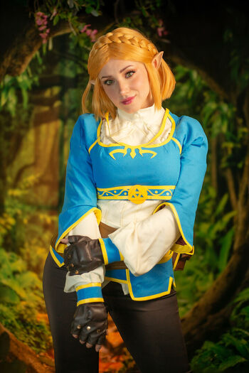 Ezy Summers Cosplay