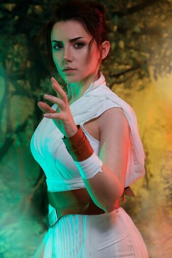 EzySummers Cosplay