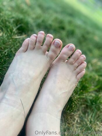 fairy.girl.feet