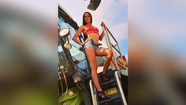 farmgirl_jasmin