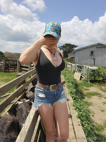 Farmgirllacy