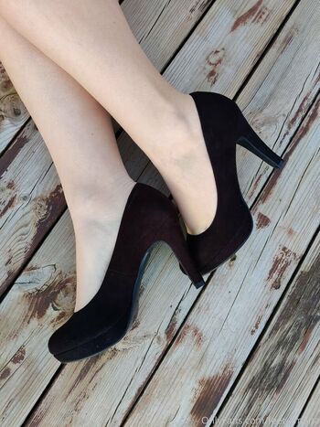 feet-amana