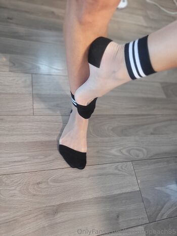feetandpeach85