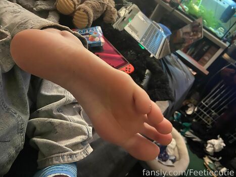 Feetiecutie