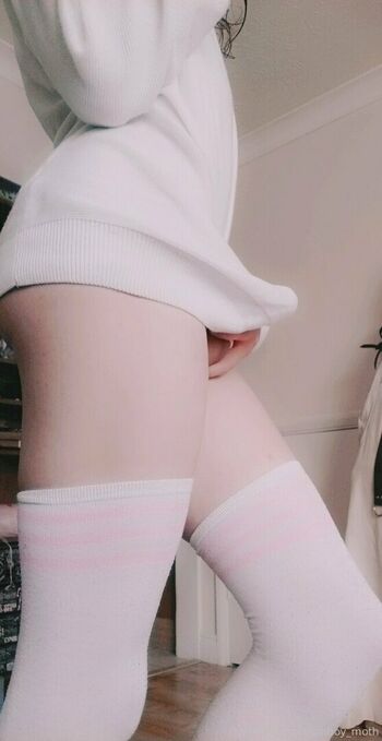 femboy_moth